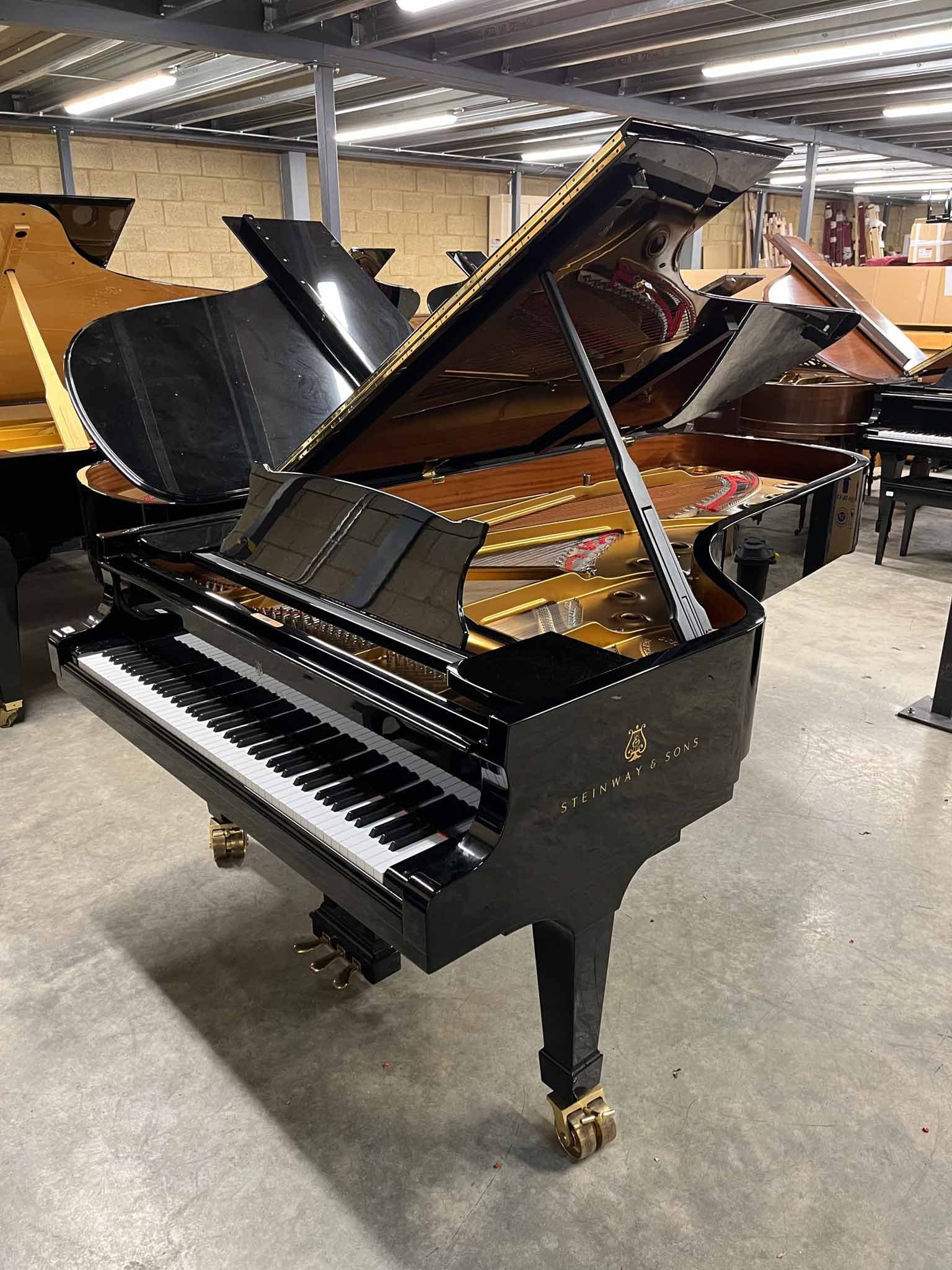 Steinway staande piano