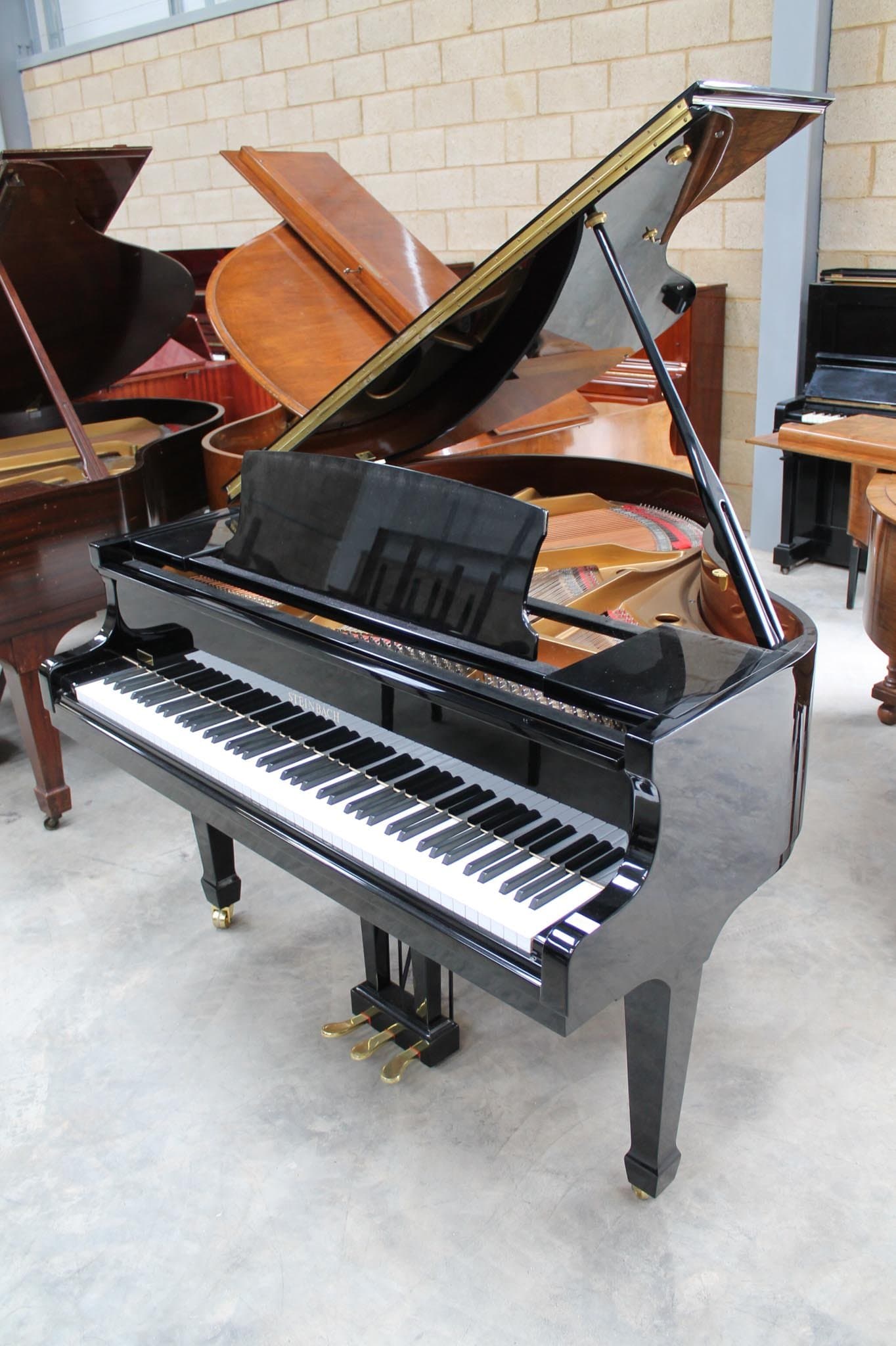 LATE staande piano