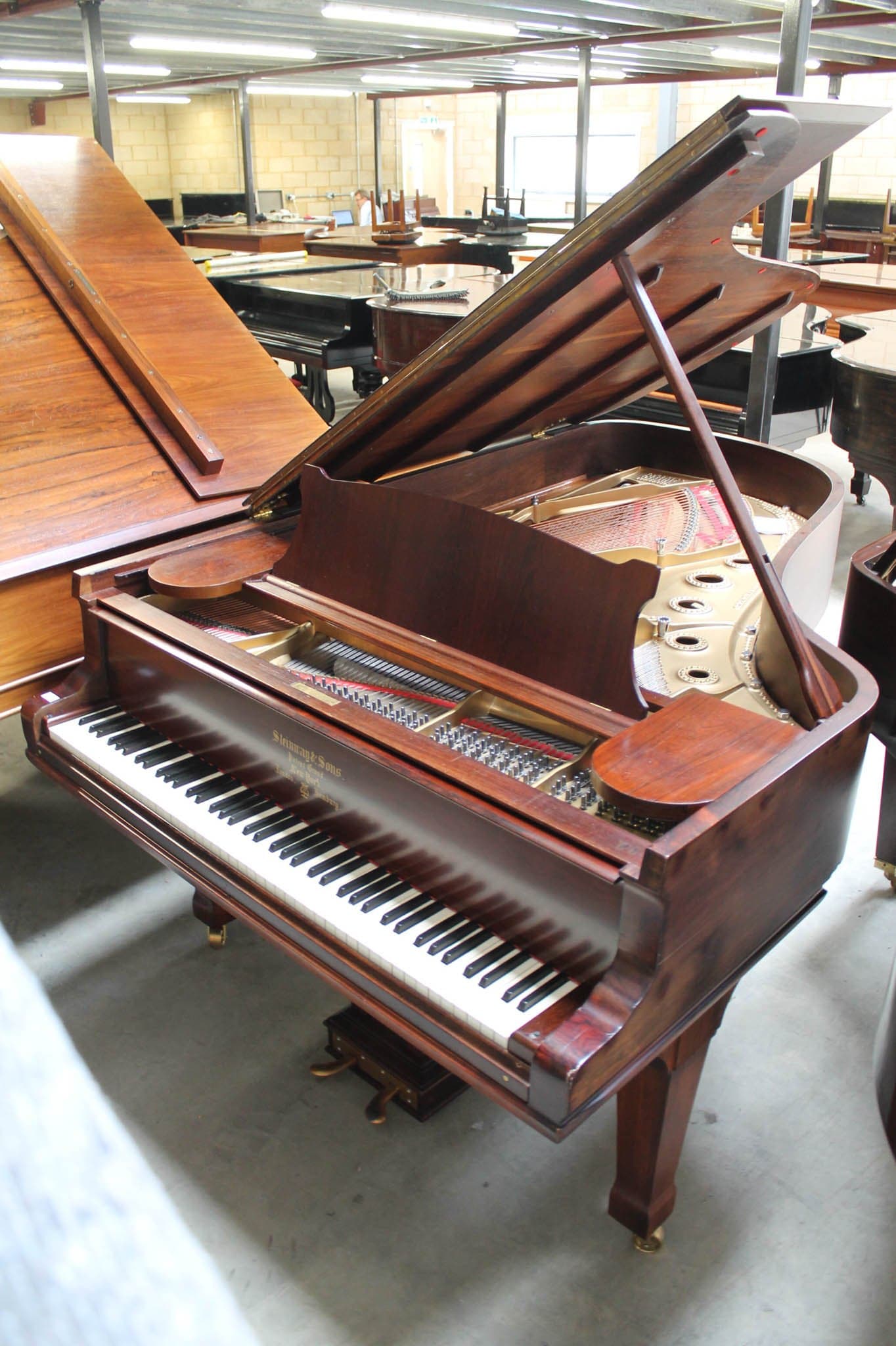 Steinway staande piano