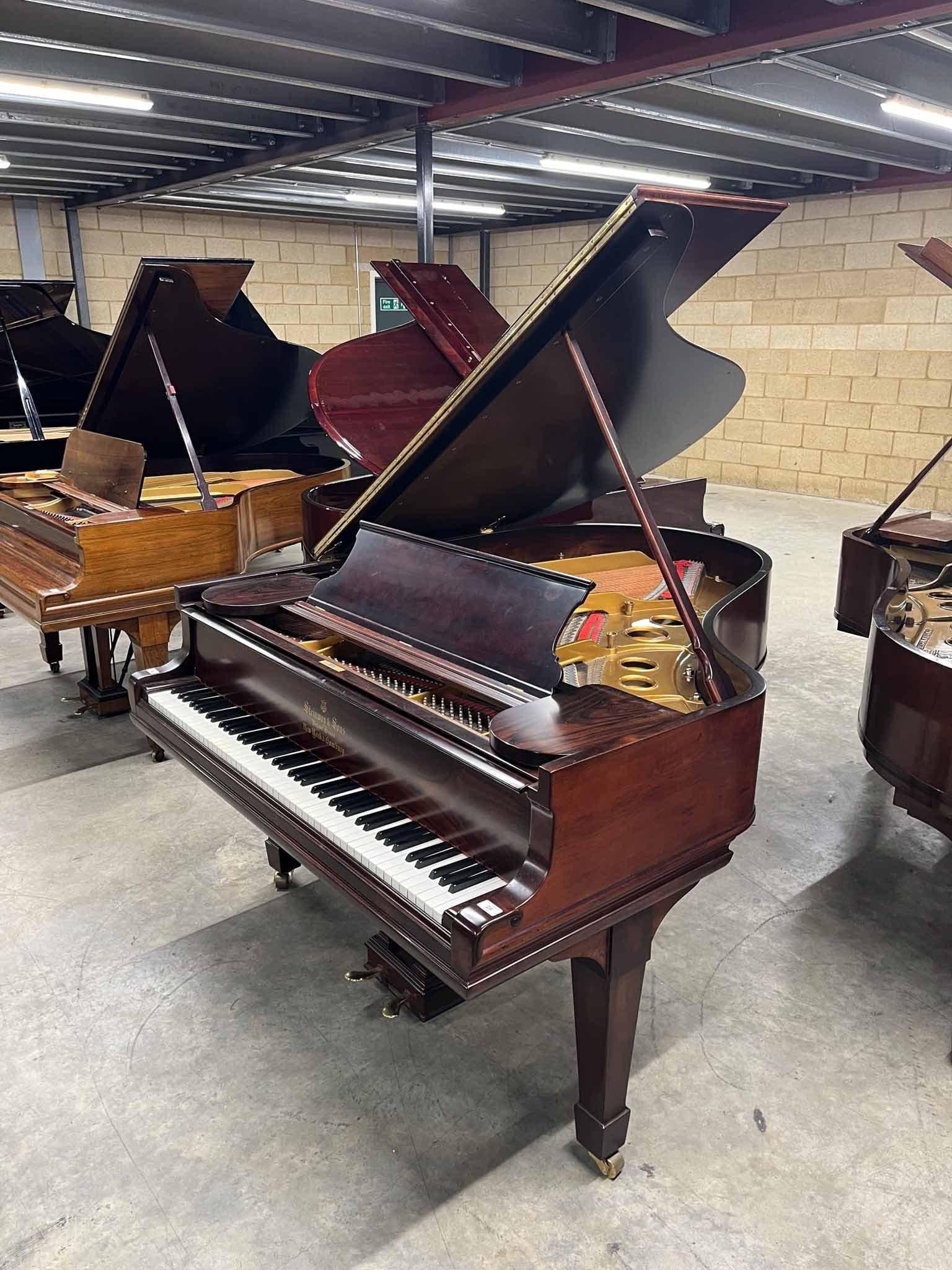 Steinway staande piano