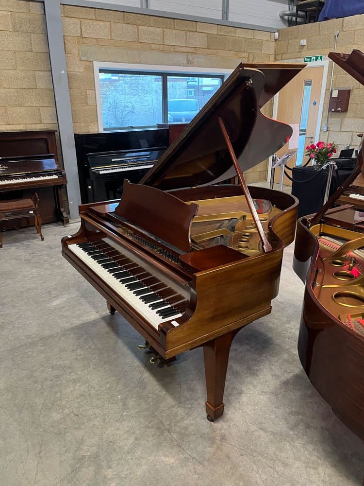 Steinway staande piano