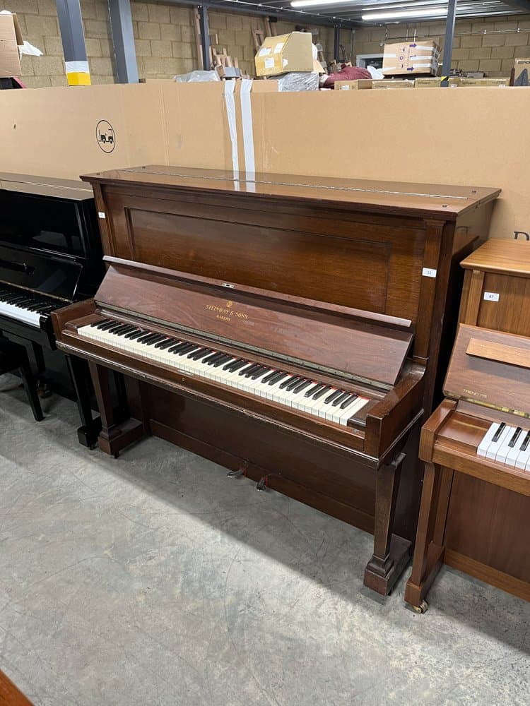 Steinway staande piano