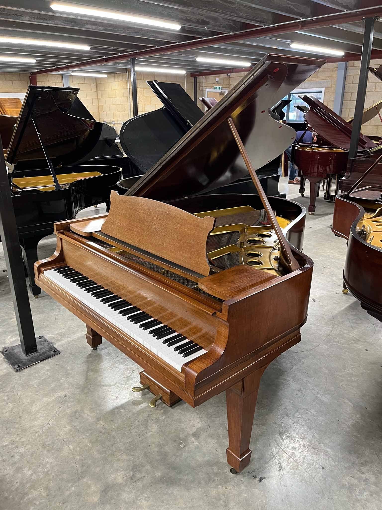 Steinway staande piano