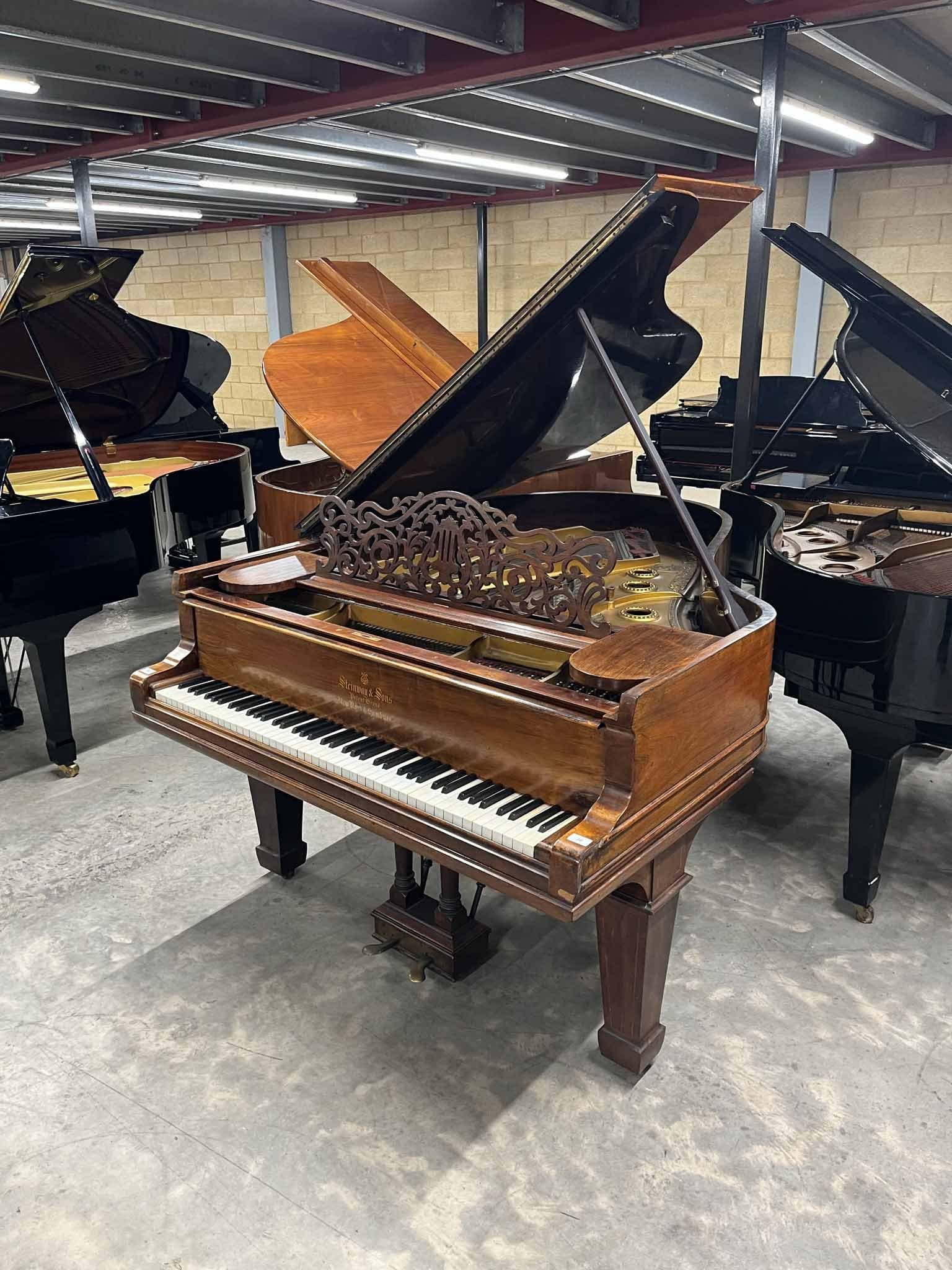 Steinway staande piano