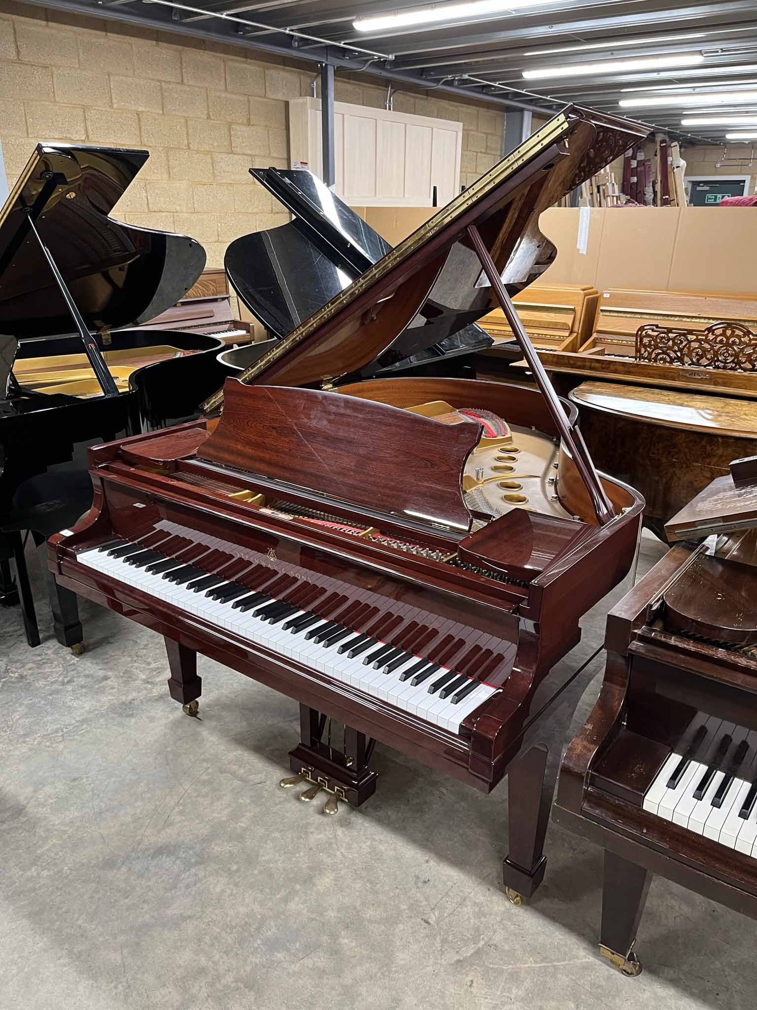 Steinway staande piano