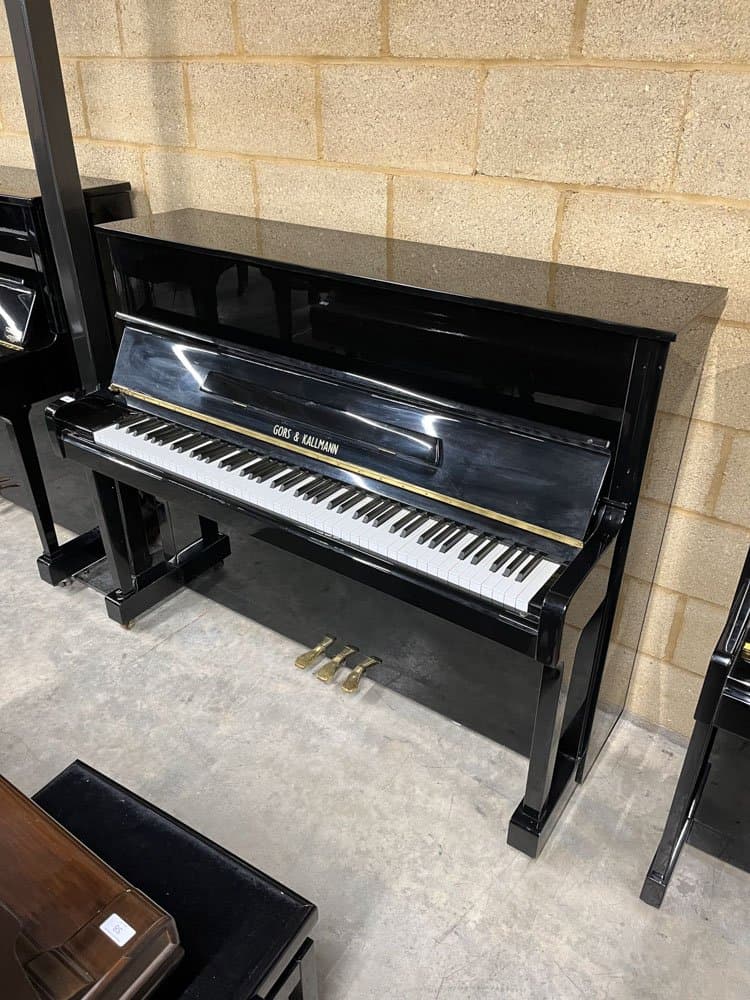Gors upright piano