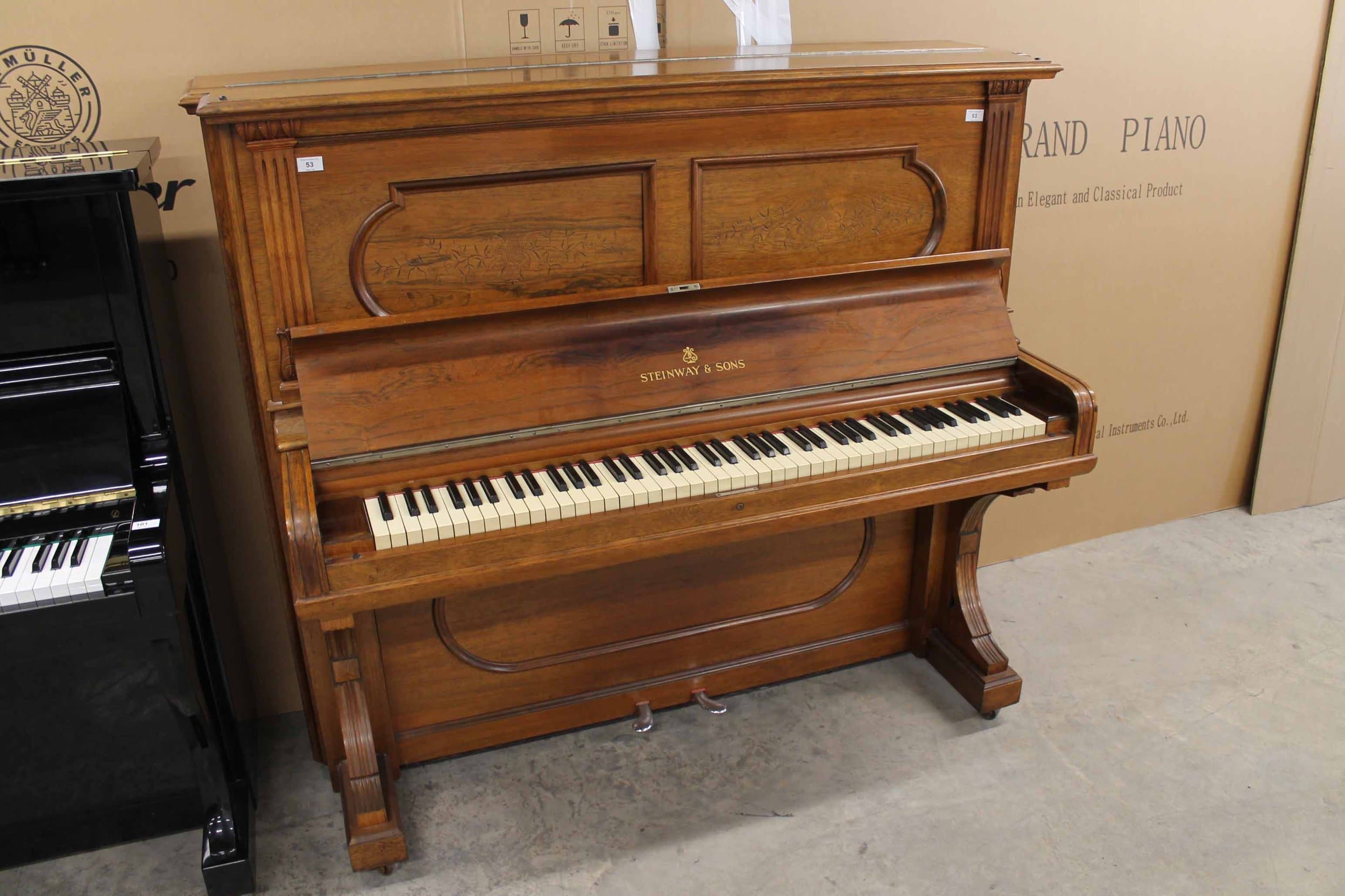 Steinway staande piano