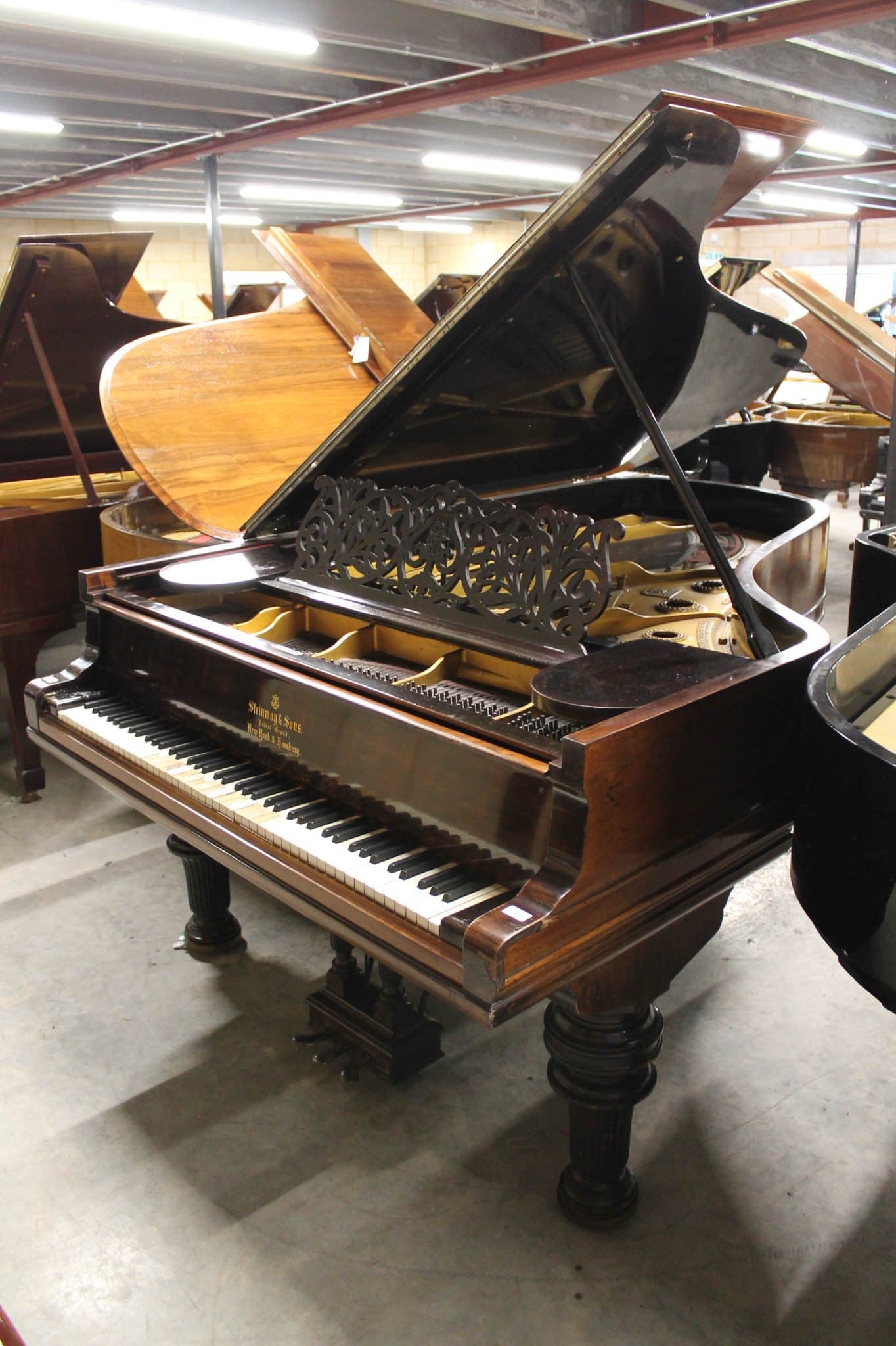 Steinway staande piano