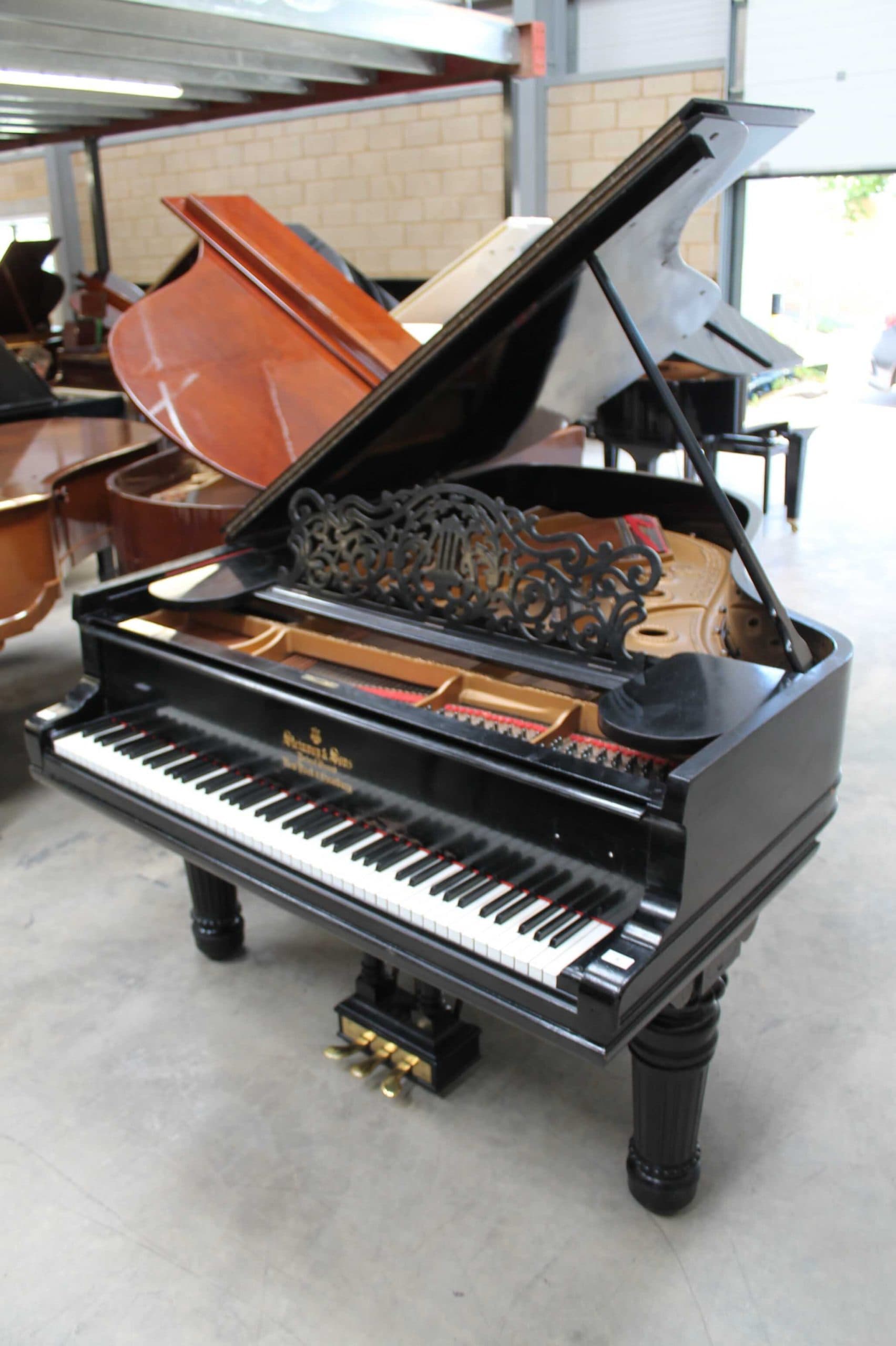 Steinway staande piano