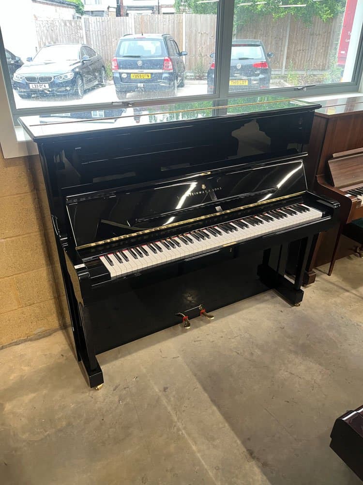 Steinway staande piano