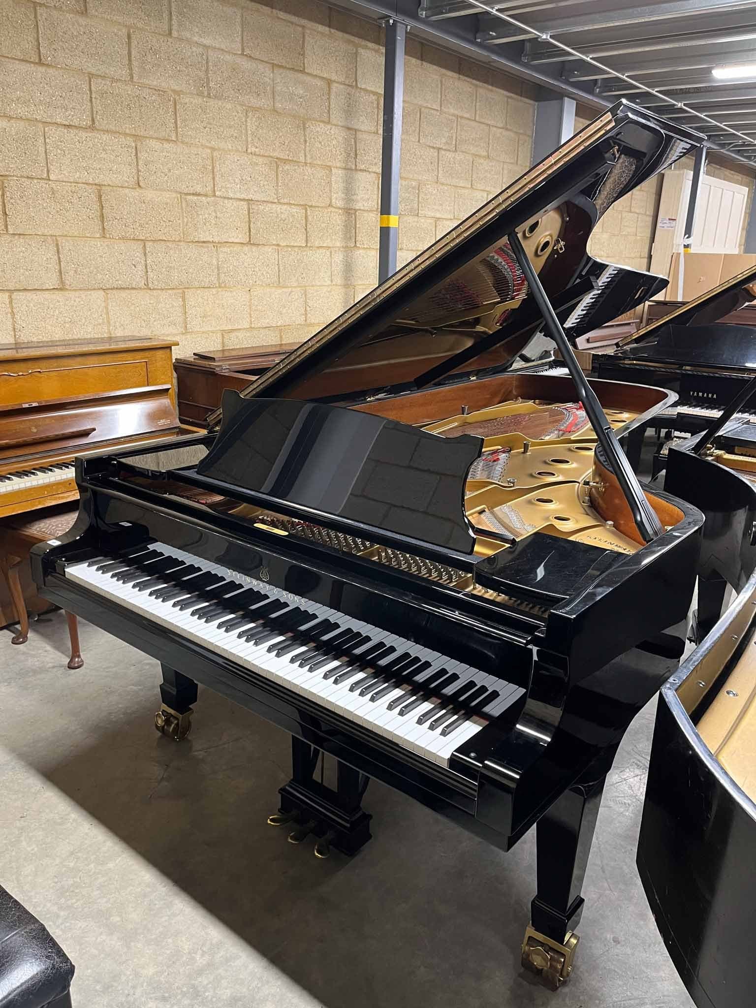Steinway staande piano