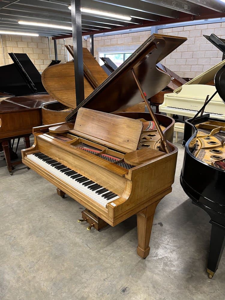 Steinway staande piano