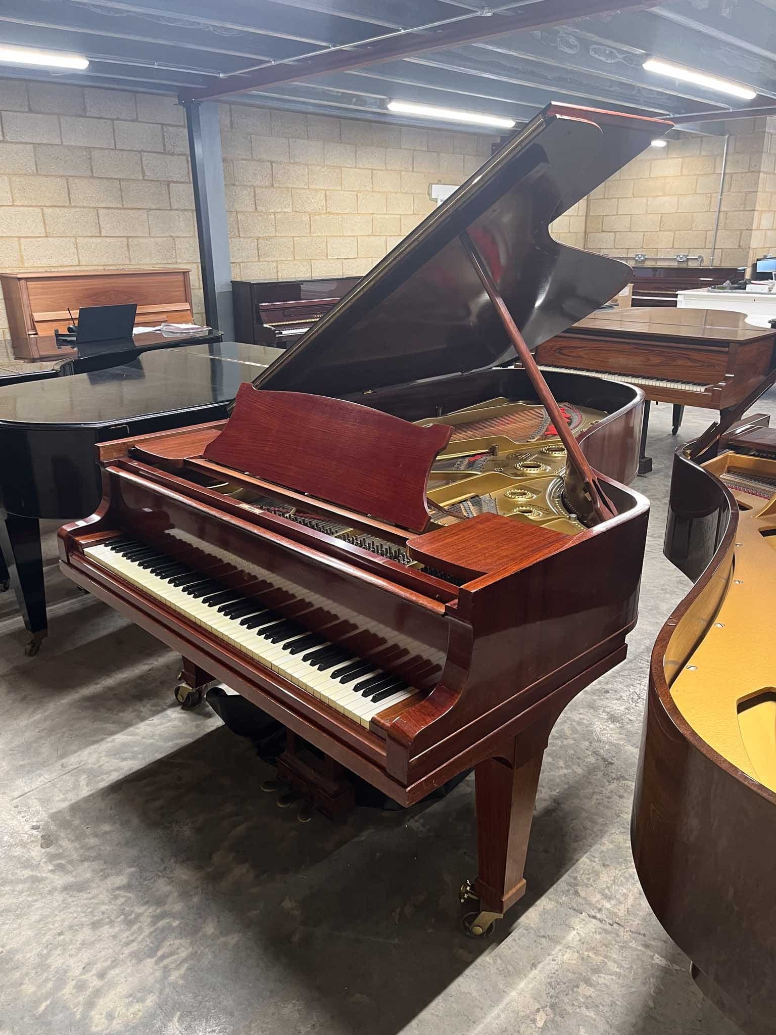 Steinway staande piano