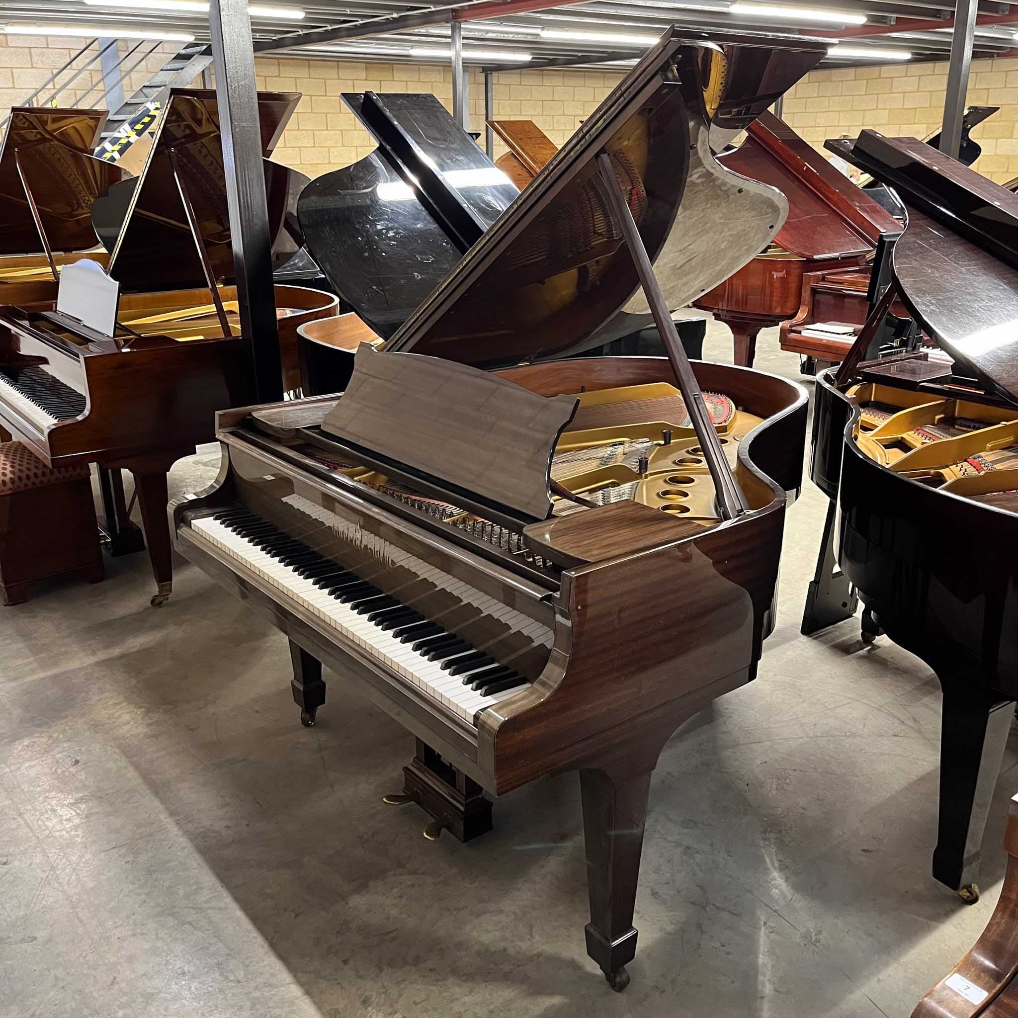 Steinway staande piano