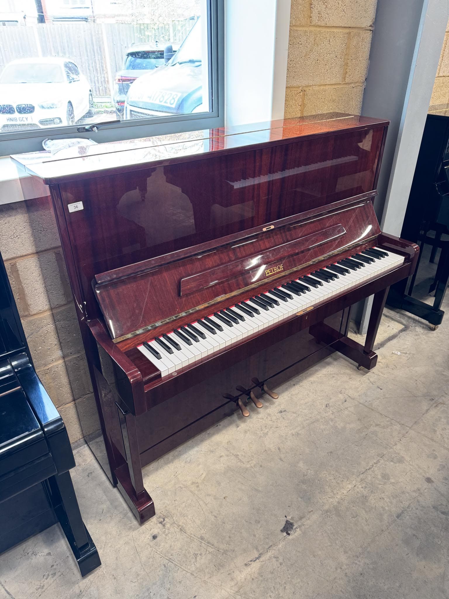 Petrof staande piano