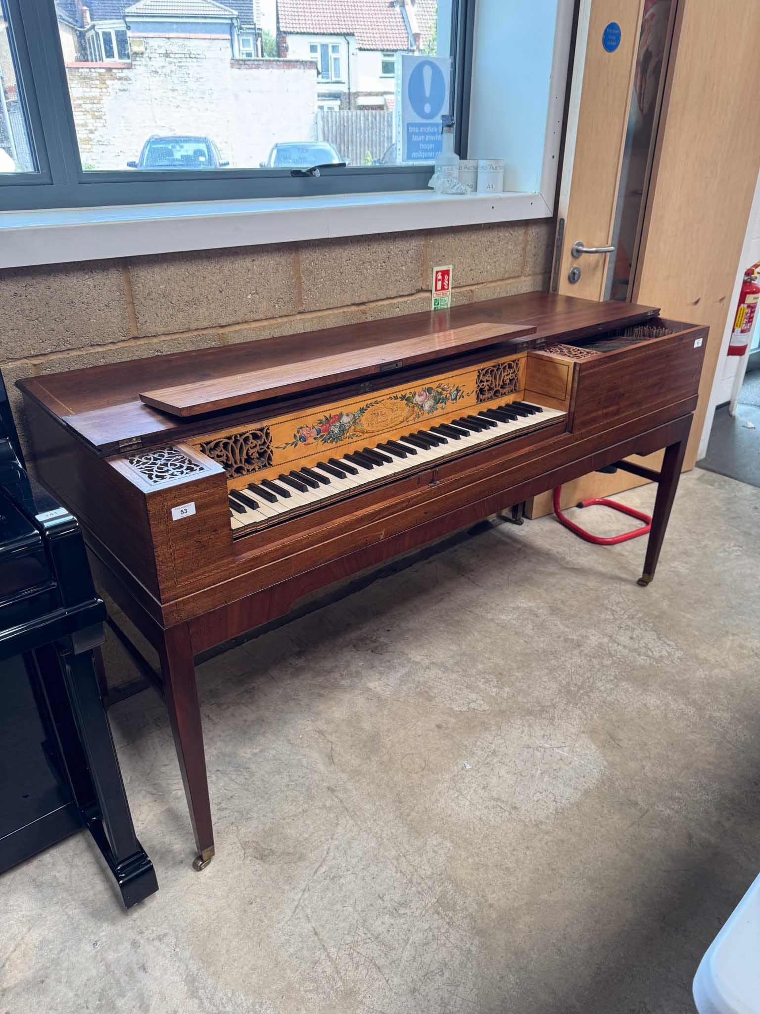 William Rolfe staande piano