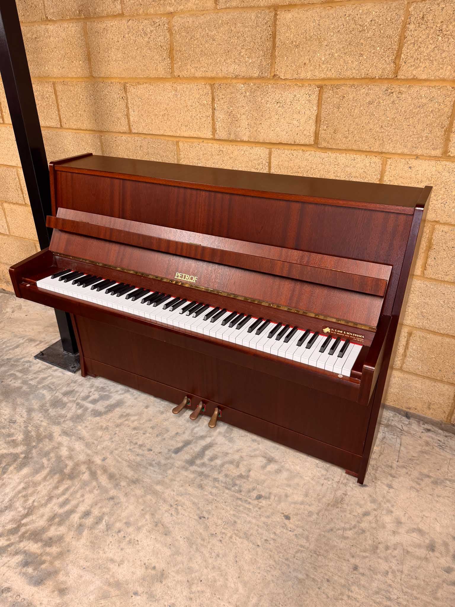 Petrof staande piano